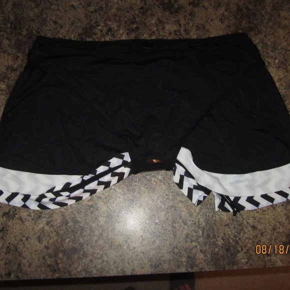 Women's NWOT Un-branded Tankini & Skirt XXL - Picture 8 of 12